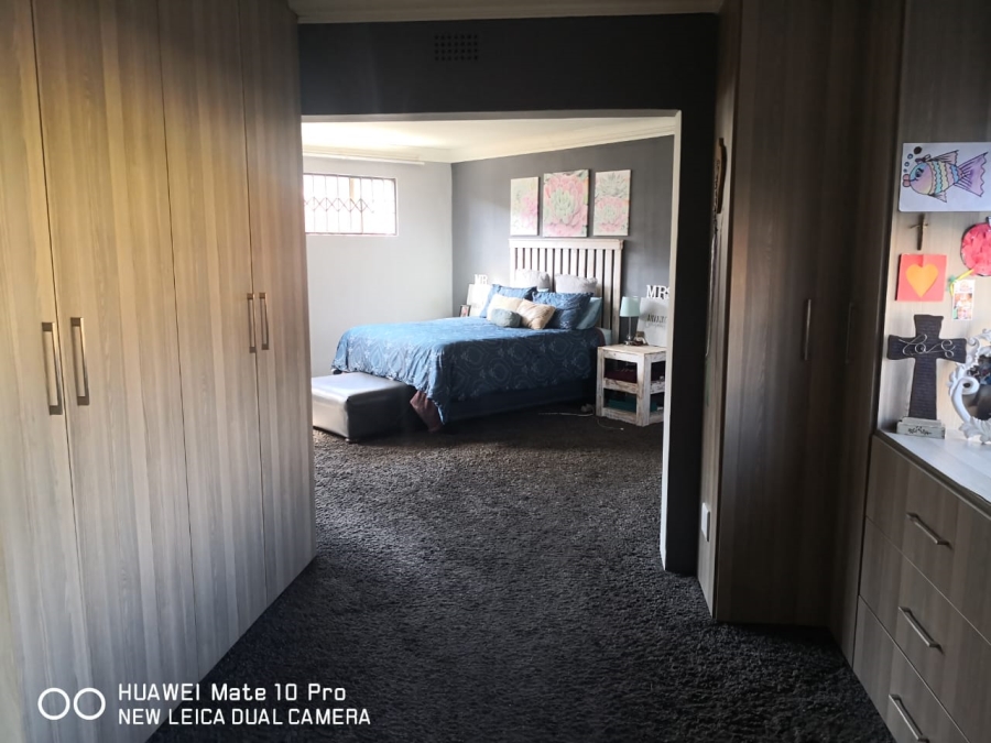 4 Bedroom Property for Sale in Vaalpark Free State